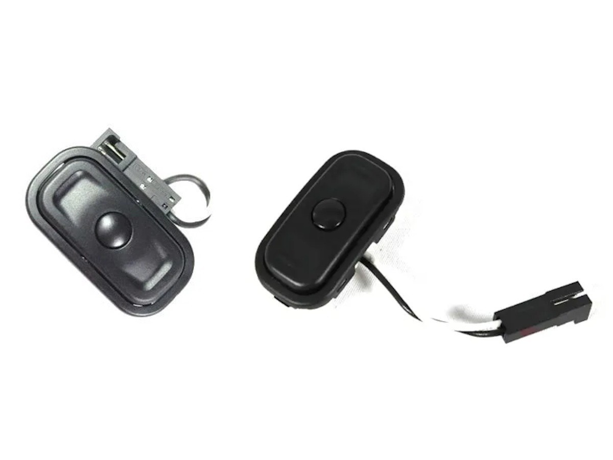 102-mopar-black-leather-steering-wheel-with-audio-controls-3.jpg Mopar Black Leather Steering Wheel With Audio Controls