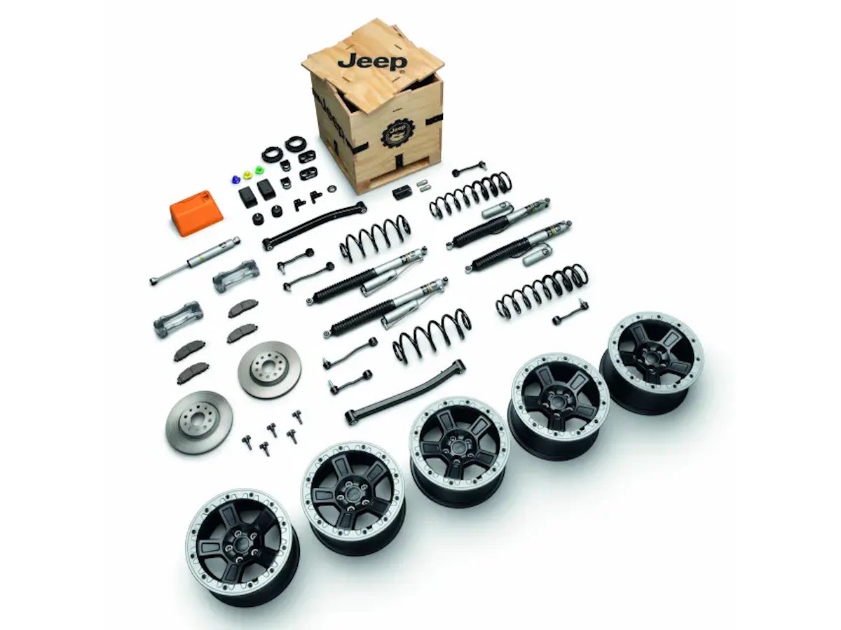 56-mopar-performance-trail-commander-collection-for-392-engine-with-2-lift-kit-17-x8.5-beadlock-wheels-and-front-brakes-1.jpg Mopar Performance Trail Commander Collection For 392 Engine With 2" Lift Kit 17"x8.5" Beadlock Wheels And Front Brakes